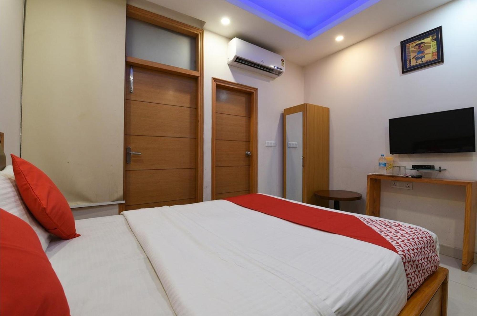 Airport Hotel Mahal New Delhi Buitenkant foto