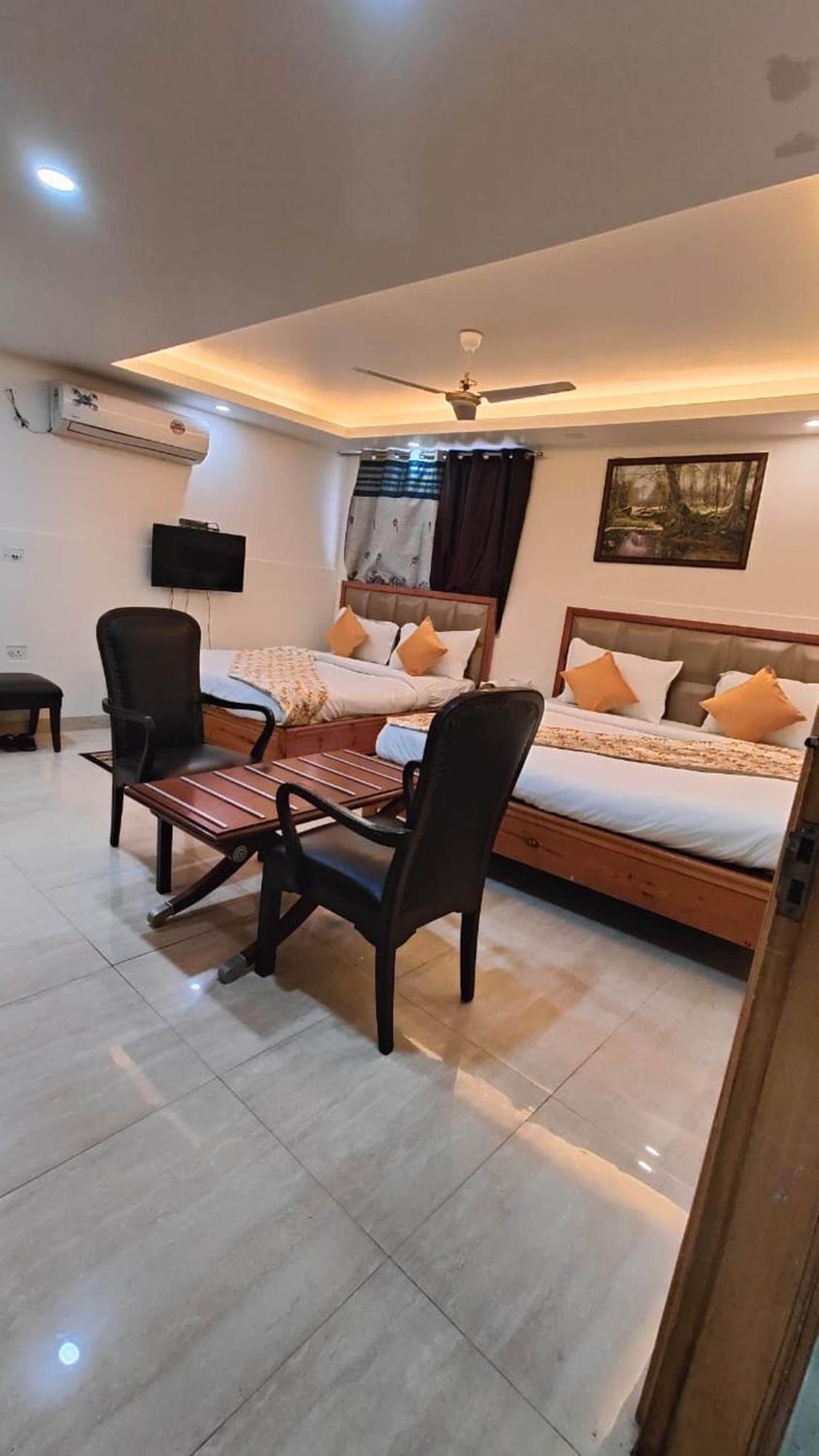 Airport Hotel Mahal New Delhi Buitenkant foto